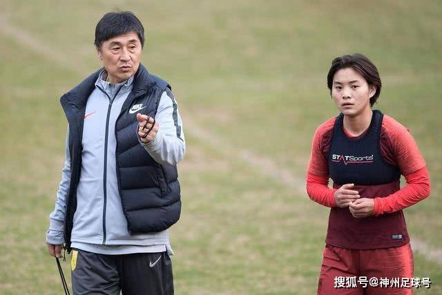 宋凯会见AFC主席萨尔曼 提出承办一届U17亚洲杯